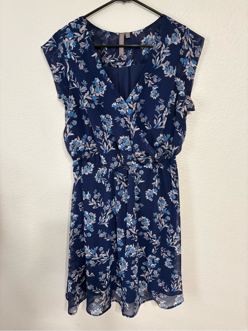 Brina & Em V Neck Navy Blue Floral Dress – Size Large